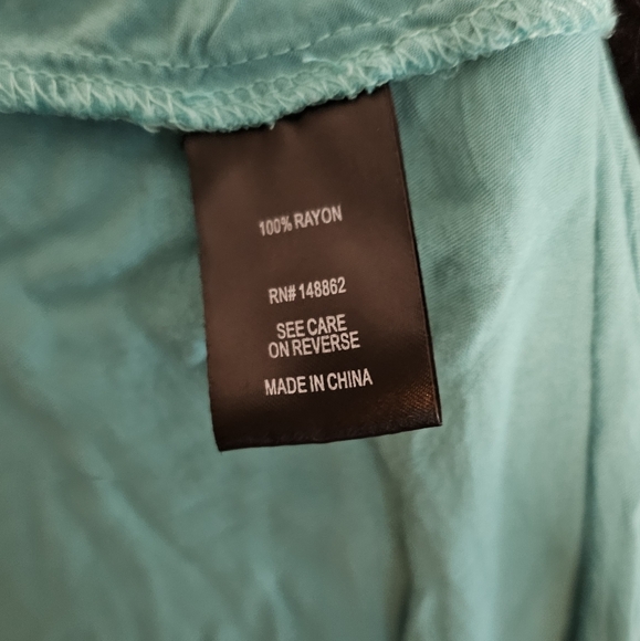 Torrid 1x adjustable strap teal floral tank - Picture 3 of 8